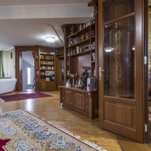 Szuperpanorámás belső medencés mediterrán luxusvilla Tükörhegyen eladó #2