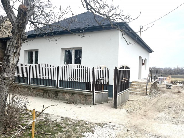 Tárnok Ófaluban önálló családi ház eladó