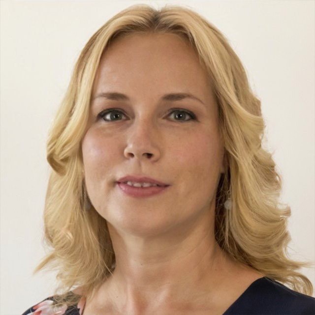 Dr. Hubay Krisztina