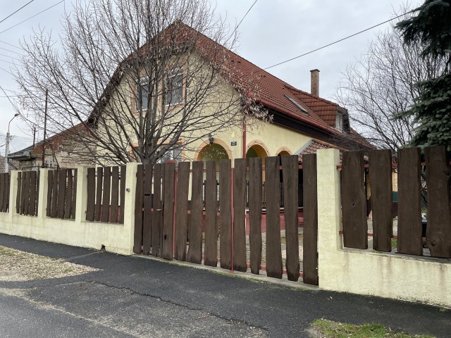 Eladó kétgenerációs családi ház Budapest Nagytétényben